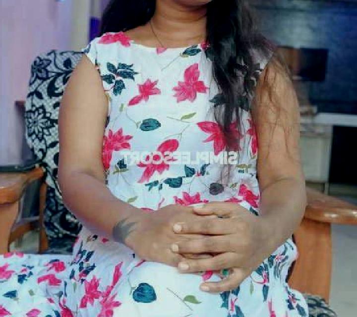 Alba, 37, acompañante castaño claro de ojos ámbar y etnia mezcla basada en Rochegude. Ofrece Cita de cena, Tríos / dúos, Striptease. Disponible en domicilio ...