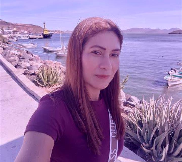 Alejandra, 29 — Escort en Bourcefranc-le-Chapus, Francia