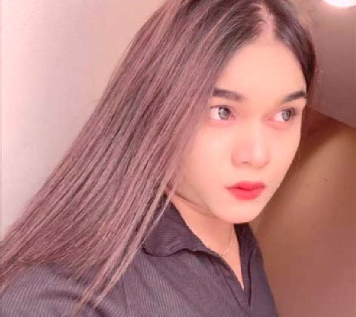 Andrea, 21, acompañante castaña de ojos verdes y etnia oriente medio basada en Valencia. Ofrece Juego de roles, Acompañante de viaje, Masaje erótico, Tríos /...