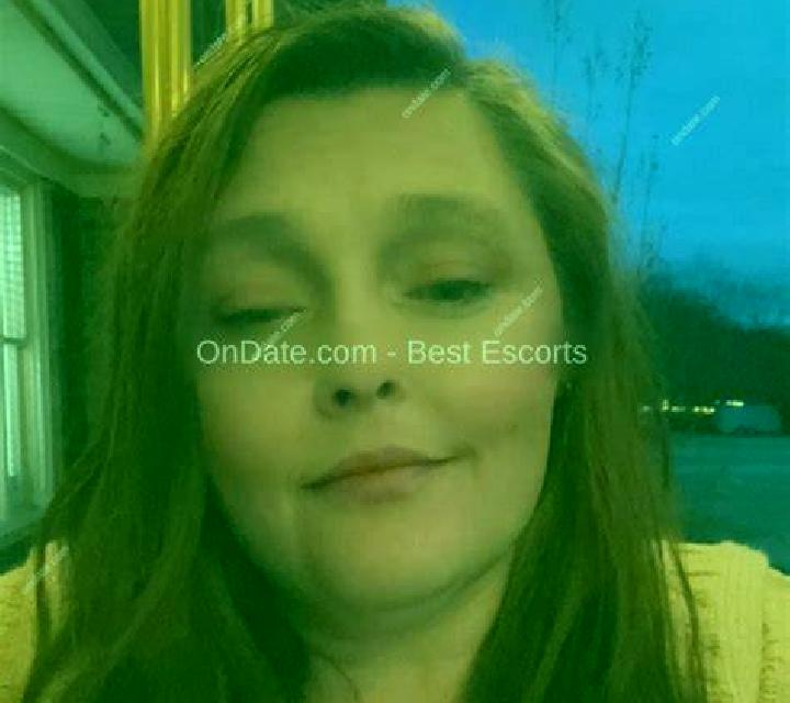 Andrea, 22, acompañante morena de ojos marrones y etnia oriente medio basada en Medellin. Ofrece Chica de fiesta, Cita de cena, Experiencia de novia, Francés...