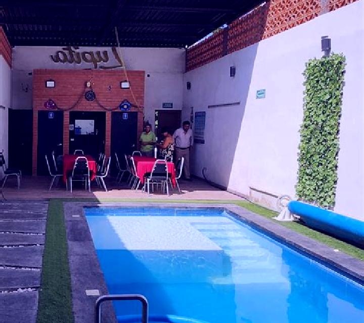 Beatriz, 20, acompañante morena de ojos azules y etnia oriente medio basada en Xambioa. Ofrece Cita de cena, GFE (Experiencia de novia), Masaje. Disponible e...