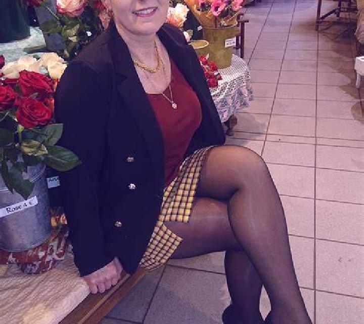 Beatriz, 30, acompañante pelirroja de ojos grises y etnia oriente medio basada en Shenfield. Ofrece Masaje erótico, BDSM, GFE (Experiencia de novia). Disponi...