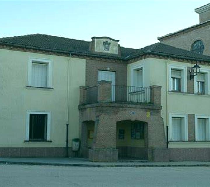 Cayetana, 32, acompañante castaña de ojos marrones y etnia europea basada en Sibul. Ofrece Acompañante de viaje, Parejas, Chica de fiesta, Masaje, Francés na...