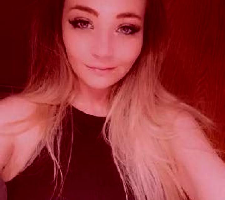 Cielo, 24, acompañante morena de ojos ámbar y etnia mediterránea basada en Kozjak. Ofrece Parejas, Dominación, GFE (Experiencia de novia), BDSM. Disponible e...