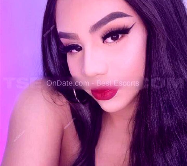 Claudia, 24, acompañante pelirroja de ojos avellana y etnia europea basada en Rosa Sanchez. Ofrece Hasta el final (CIM), Masaje de próstata, Griego (anal), S...