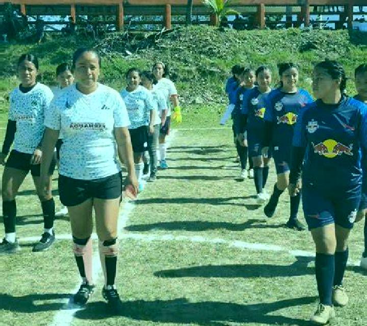 Claudia, 35, acompañante negra de ojos avellana y etnia mezcla basada en Karano. Ofrece GFE (Experiencia de novia), Chica de fiesta, Tantra, Masaje erótico. ...