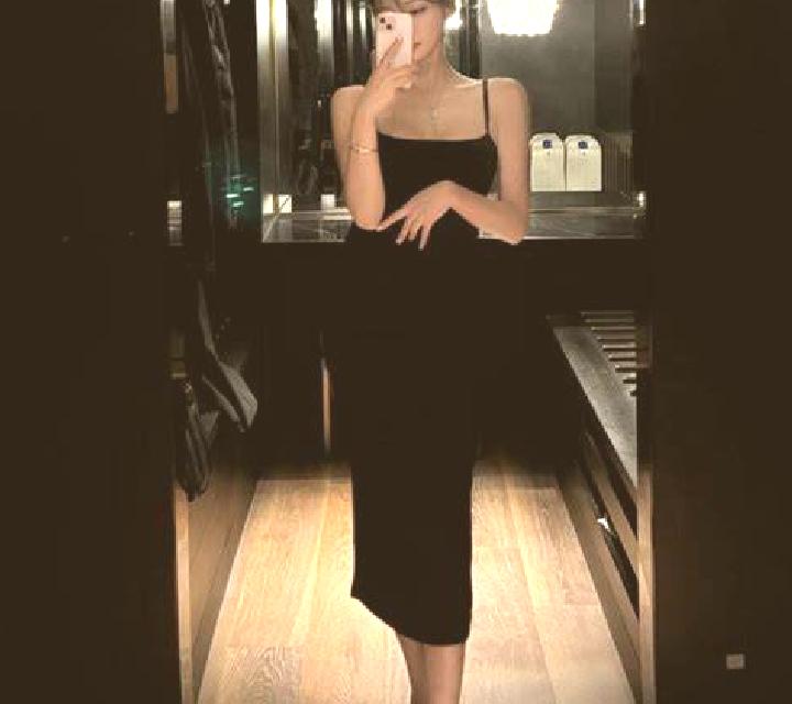 Cristina, 31, acompañante rubia platino de ojos azules y etnia mezcla basada en Voera. Ofrece GFE (Experiencia de novia), BDSM, Masaje. Disponible en domicil...