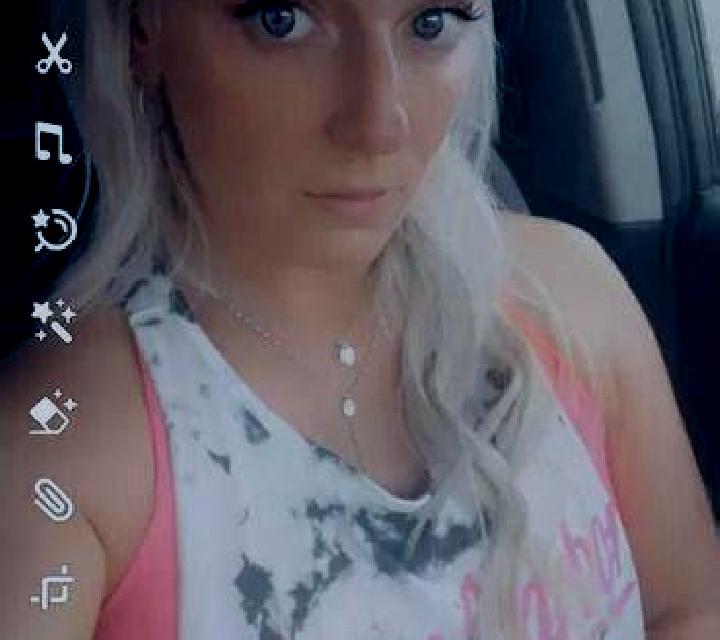 Daniela, 35, acompañante castaño claro de ojos ámbar y etnia latina basada en Charkhi Dadri. Ofrece Beso francés profundo, Hasta el final (CIM), Masaje de pr...
