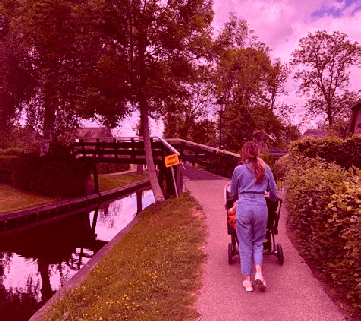Elena, 27 — Escort en Malka, Rusia
