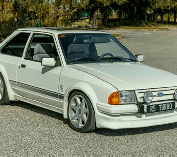 escort Botlhapatlou