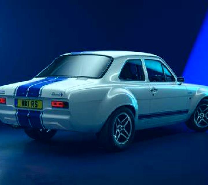escort Five Oak Green