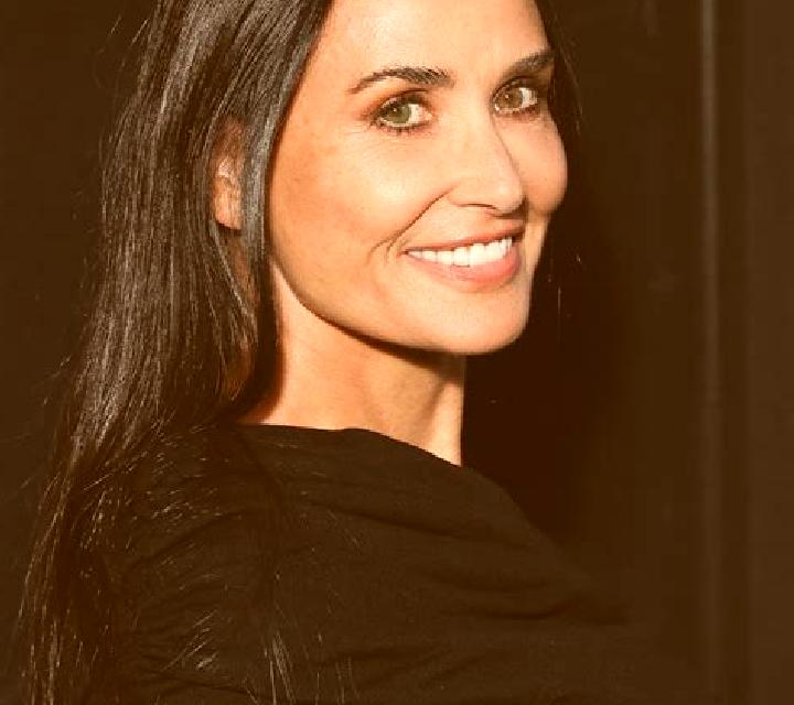 Estrella, 38, acompañante castaño claro de ojos ámbar y etnia caribeña basada en Castau. Ofrece Cita de cena, Experiencia de novia, Masaje. Disponible en dom...