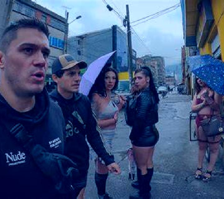 Explora anuncios de escorts en 238 páginas de ciudades de Italia. Acompañantes locales, servicios y tarifas. Página 22 de 238.
