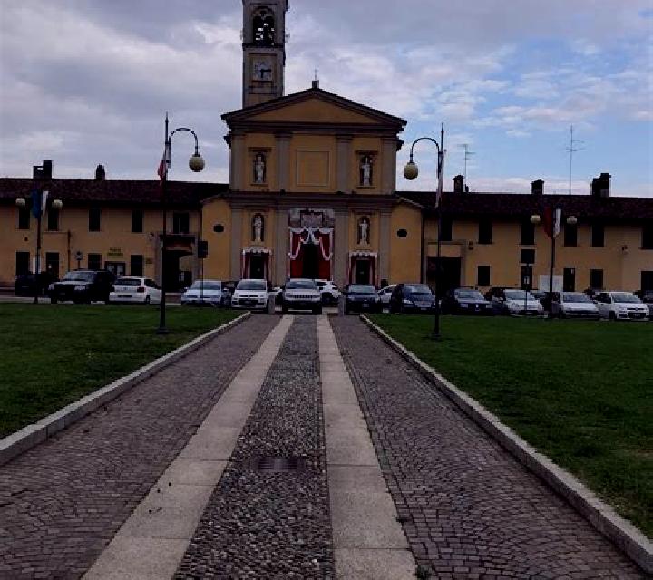 Giulia, 33, acompañante rubia platino de ojos grises y etnia mediterránea basada en Khandowa. Ofrece Fetiche, Parejas, Hasta el final (CIM), Noche completa. ...
