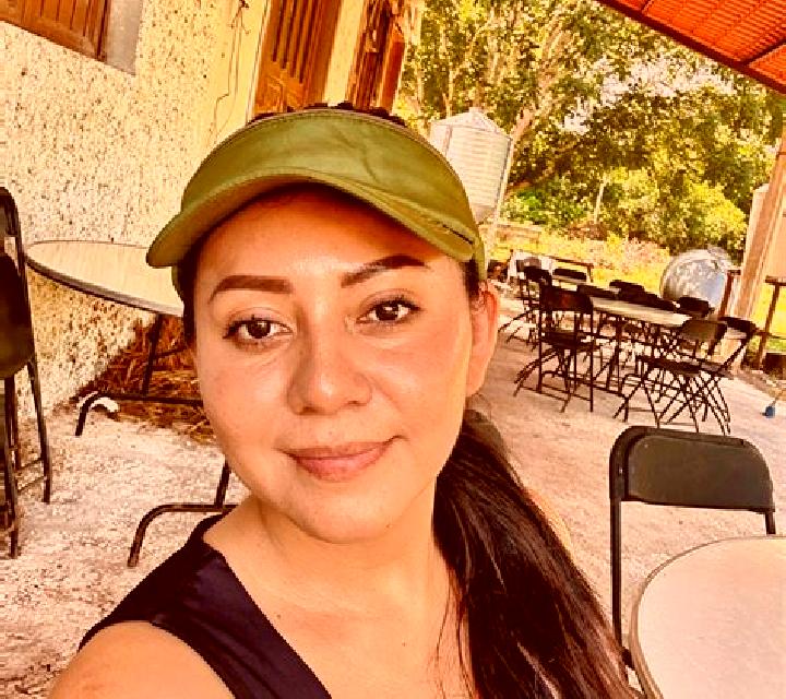 Irene, 25, acompañante castaño claro de ojos oscuros y etnia eslava basada en Depapre. Ofrece Griego (anal), Dominación, Fetiche, Tríos / dúos, Experiencia d...