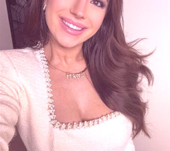Julia, 33, acompañante castaño claro de ojos grises y etnia caribeña basada en Barhiya. Ofrece Masaje de próstata, Chica de fiesta, Acompañante de viaje. Dis...