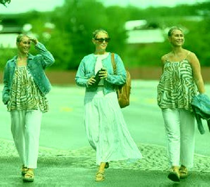 Lola, 33, acompañante rubia platino de ojos azules y etnia mediterránea basada en Groningen. Ofrece Beso francés profundo, 69, Noche completa, Masaje de prós...