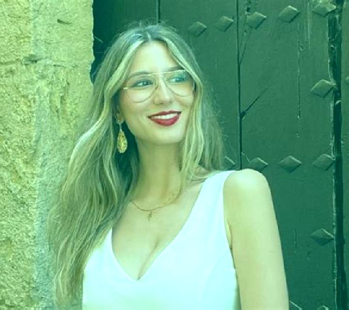 Lorena, 26, acompañante castaña de ojos azules y etnia eslava basada en La Sentinelle. Ofrece Striptease, Masaje de próstata, Hasta el final (CIM), Griego (a...