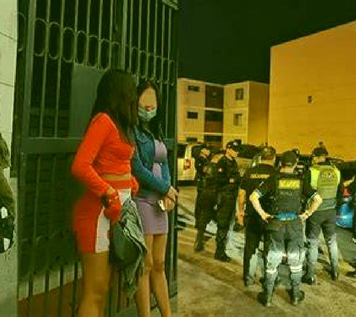 Lucía, 30, acompañante castaño claro de ojos avellana y etnia latina basada en Tarifa. Ofrece Experiencia de novia, BDSM, Striptease, Hasta el final (CIM). D...