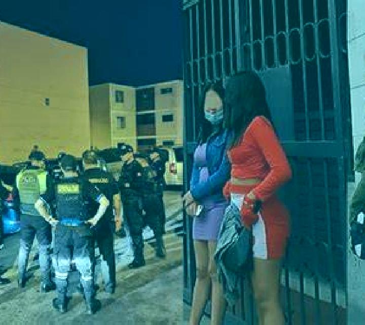 Luna, 26, acompañante negra de ojos ámbar y etnia europea basada en Daqiao. Ofrece Francés natural, Parejas, Tantra, Masaje erótico. Disponible en domicilio ...