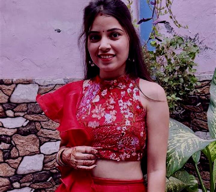 Manuela, 23, acompañante pelirroja de ojos azules y etnia europea basada en Koes. Ofrece Francés natural, Hasta el final (CIM), Juego de roles, Acompañante d...