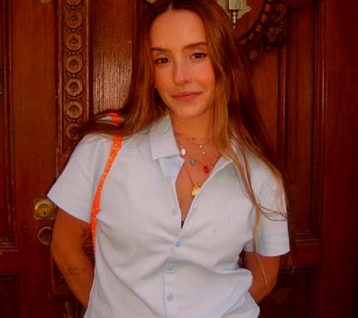 Manuela, 26, acompañante rubia platino de ojos verdes y etnia europea basada en Baqulo Sanyo. Ofrece GFE (Experiencia de novia), Fetiche, Dominación. Disponi...