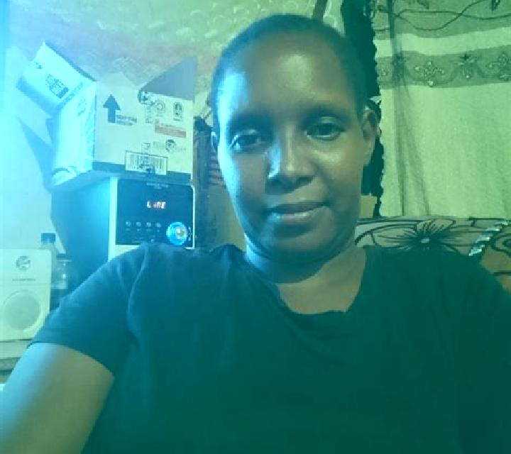 María, 28, acompañante negra de ojos verdes y etnia mediterránea basada en La Sone. Ofrece Noche completa, Striptease. Disponible en domicilio y visita, cita...