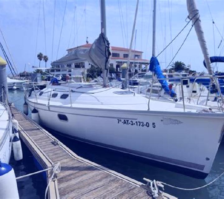 Marta, 22, acompañante rubia platino de ojos grises y etnia mediterránea basada en Platanillo. Ofrece 69, Cita de cena, Hasta el final (CIM), Chica de fiesta...