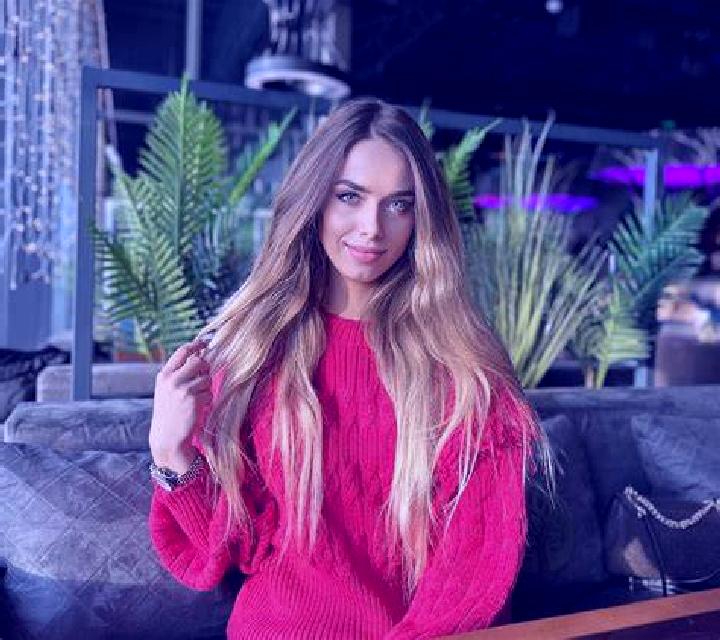 Marta, 35, acompañante pelirroja de ojos avellana y etnia eslava basada en Rode Heath. Ofrece Masaje de próstata, Fetiche, Beso francés profundo, Experiencia...
