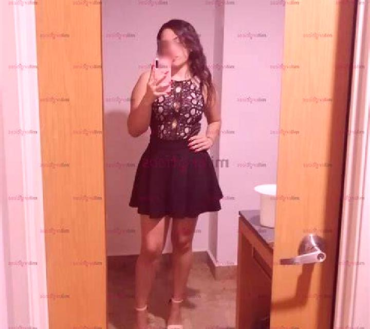 Martina, 21 — Escort en Casalbeltrame, Italia