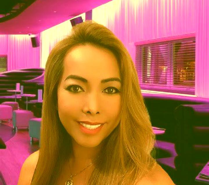 Miriam, 34, acompañante pelirroja de ojos grises y etnia india basada en Eygurande. Ofrece Striptease, Tantra, Fetiche. Disponible en domicilio y visita, cit...