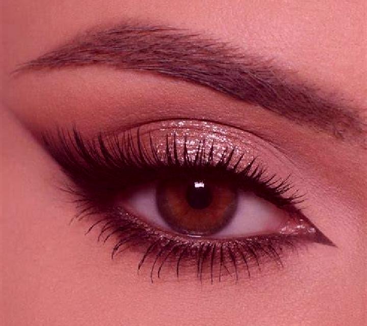 Mora, 35, acompañante rubia platino de ojos grises y etnia mezcla basada en Bakadou I. Ofrece Chica de fiesta, Masaje, Masaje de próstata. Disponible en domi...