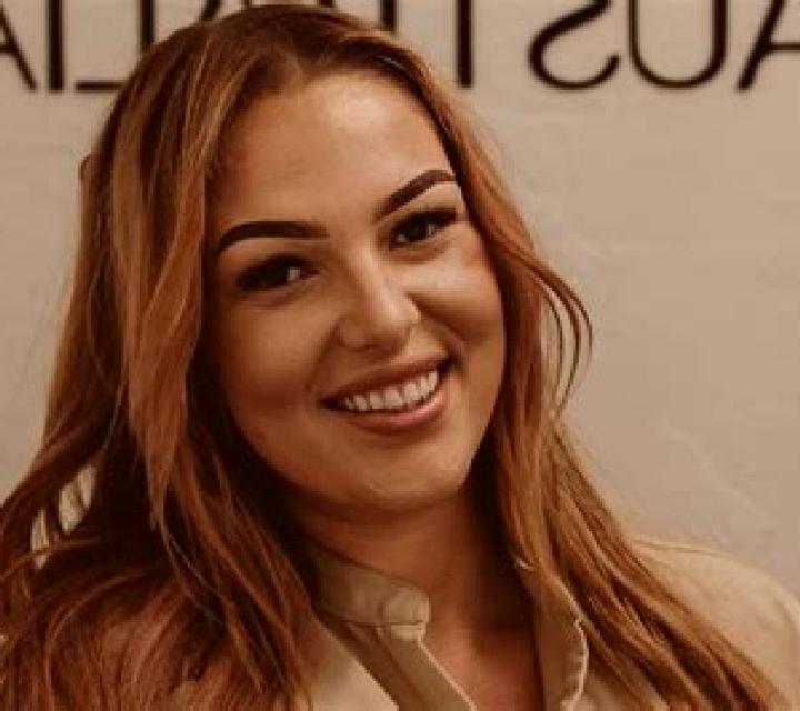 Natalia, 23, acompañante rubia platino de ojos azules y etnia asiática basada en Jerzens. Ofrece Francés natural, Noche completa, Griego (anal), Juego de rol...
