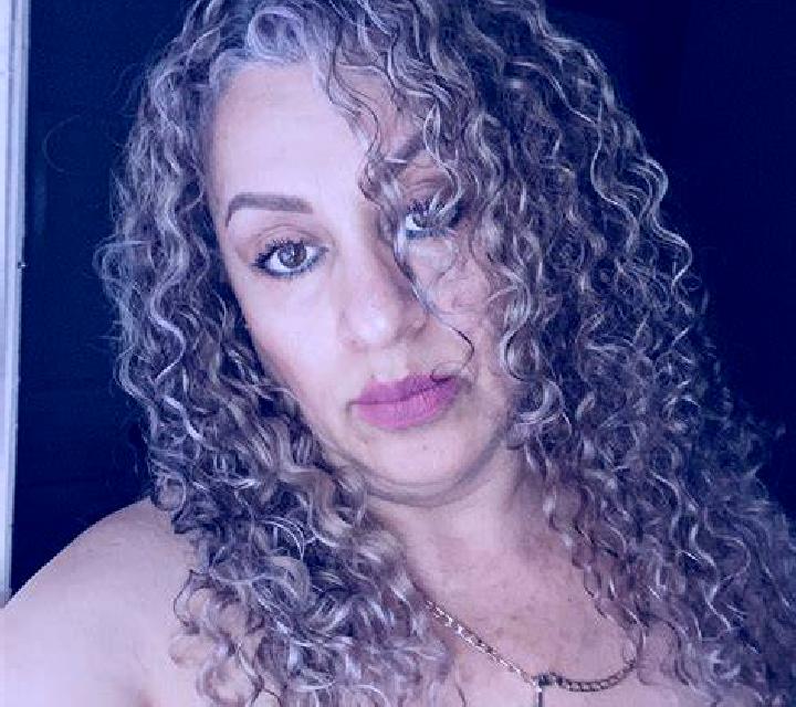 Ángela, 32, acompañante morena de ojos azules y etnia india basada en Saratamata. Ofrece Cita de cena, Striptease, Dominación, GFE (Experiencia de novia), Ju...