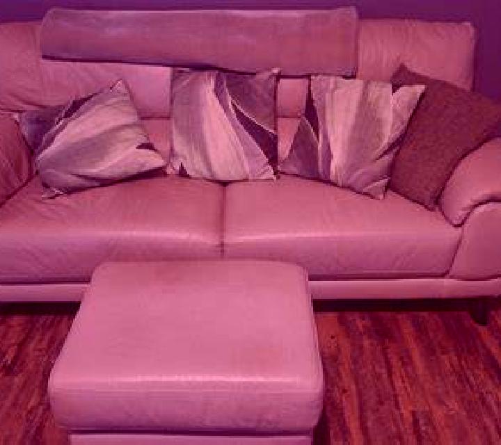 Ángela, 35, acompañante castaña de ojos verdes y etnia mediterránea basada en Linneus. Ofrece Griego (anal), Dominación, Tantra. Disponible en domicilio y vi...