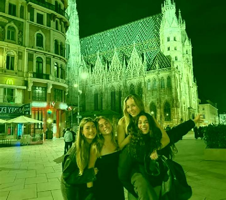 Noa, 20, acompañante castaño claro de ojos grises y etnia asiática basada en Nouvelle France. Ofrece Francés natural, Parejas, Noche completa. Disponible en ...