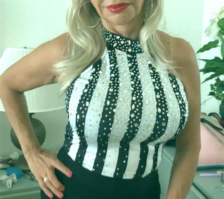 Noa, 24 — Escort en Branistari, Rumania