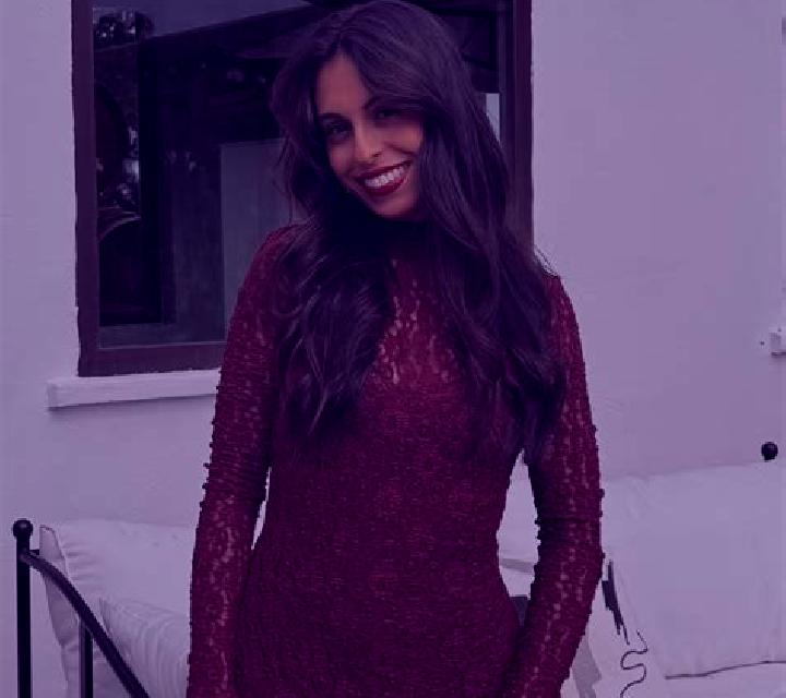 Noa, 31, acompañante castaña de ojos verdes y etnia latina basada en Pinewood Estates. Ofrece BDSM, Chica de fiesta, Dominación. Disponible en domicilio y vi...