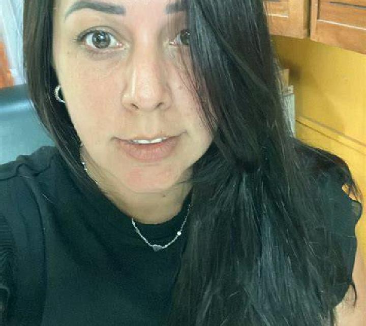 Renata, 31, acompañante rubia de ojos marrones y etnia oriente medio basada en Elmina. Ofrece Francés natural, Experiencia de novia, Masaje de próstata, Trío...