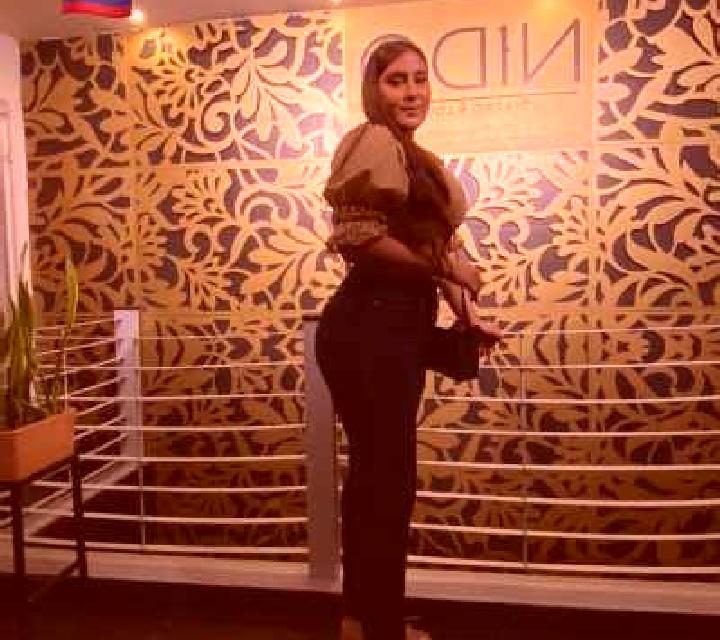 Salma, 20, acompañante negra de ojos ámbar y etnia caribeña basada en Hatunsaray. Ofrece GFE (Experiencia de novia), Hasta el final (CIM), Dominación, Tríos ...