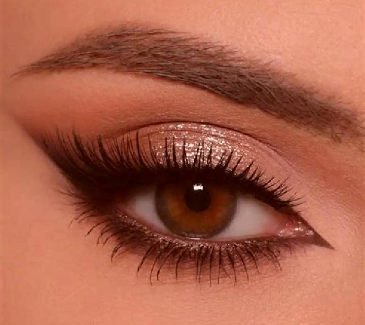 Sara, 26, acompañante morena de ojos verdes y etnia negra basada en Nizwa. Ofrece GFE (Experiencia de novia), Masaje de próstata, Acompañante de viaje, 69. D...