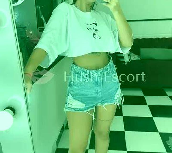Sara, 33 — Escort en Apetlon, Austria