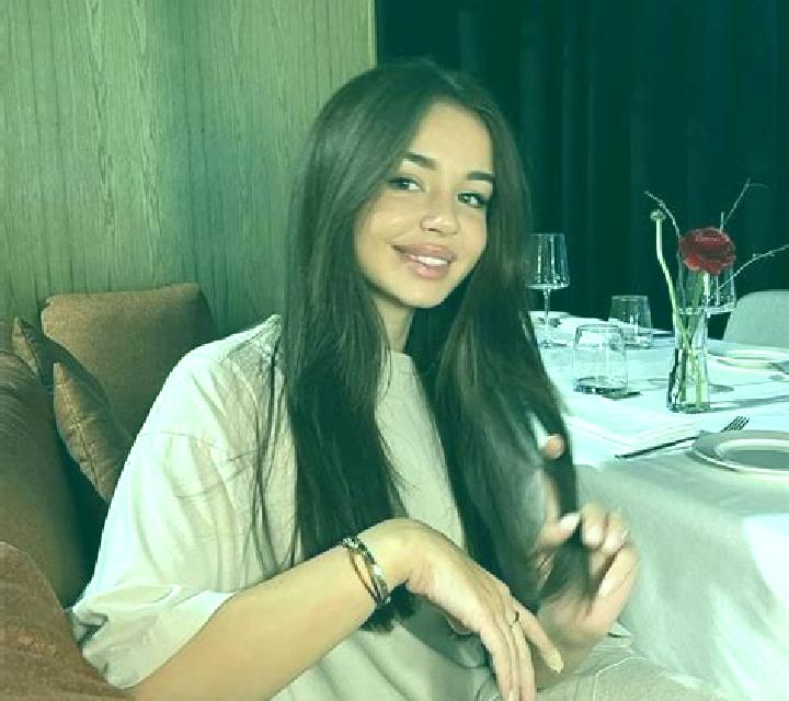 Sara, 36 — Escort en Lanmeur, Francia