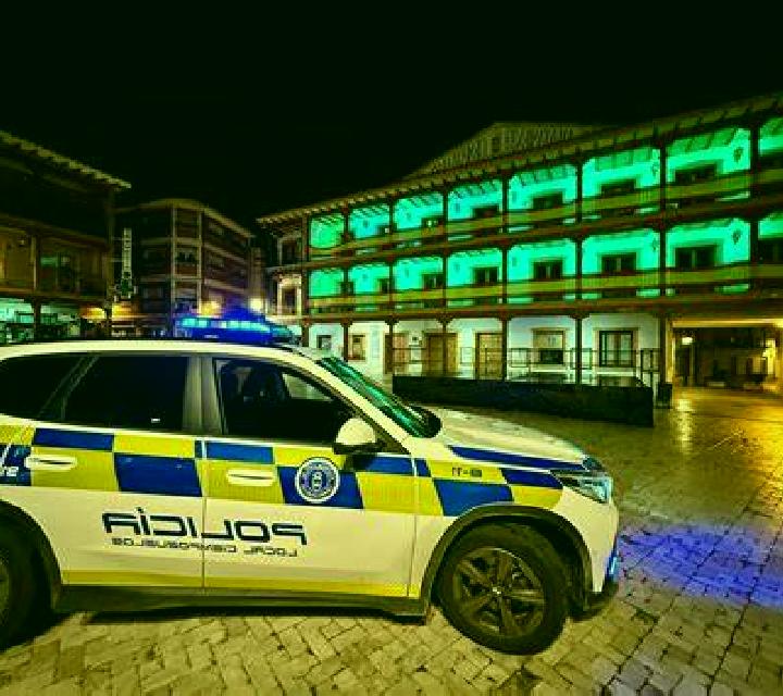 Valeria, 34, acompañante pelirroja de ojos oscuros y etnia europea basada en Mamoudzou. Ofrece Cita de cena, GFE (Experiencia de novia), Parejas, Griego (ana...