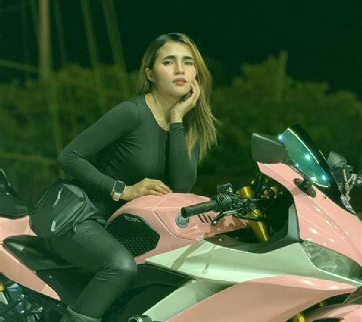 Valeria, 35 — Escort en Montecorice, Italia