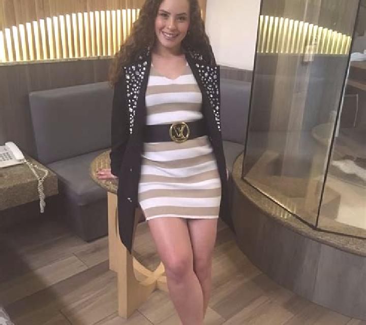Vega, 30, acompañante rubia de ojos azules y etnia mezcla basada en Patha Deosar. Ofrece Noche completa, Cita de cena, Parejas, Striptease. Disponible en dom...