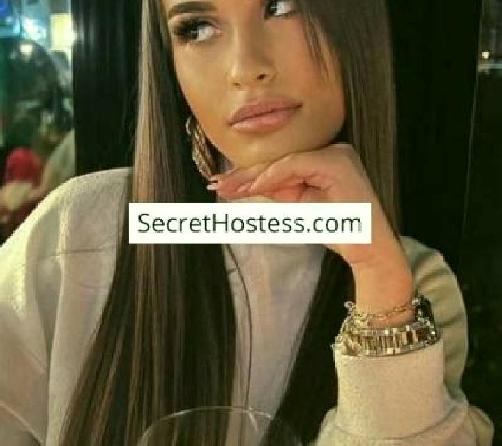 Vega, 37, acompañante morena de ojos grises y etnia mezcla basada en Dandi. Ofrece Francés natural, Acompañante de viaje, 69, Masaje. Disponible en domicilio...